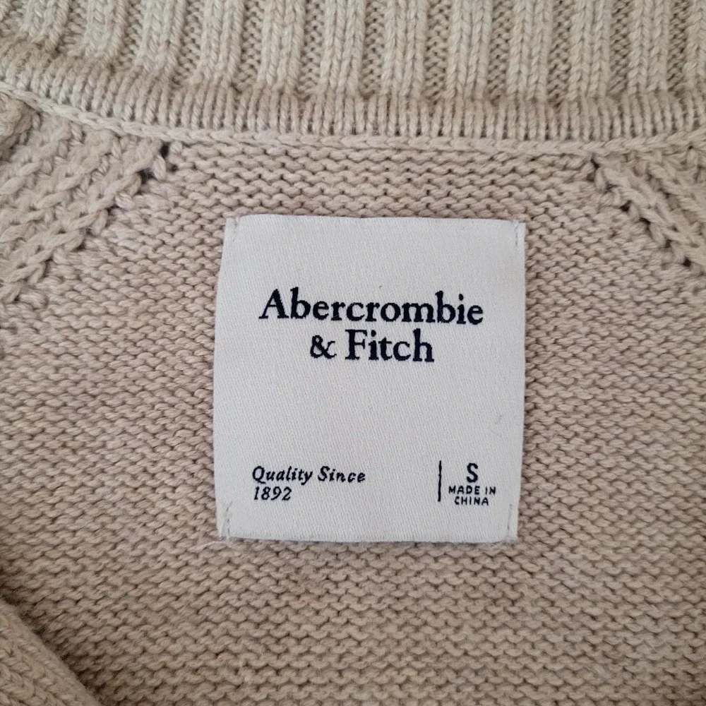 Abercrombie & Fitch Sz S Heathered Oatmeal Collared Notch Neck Knit Sweater - Picture 6 of 9